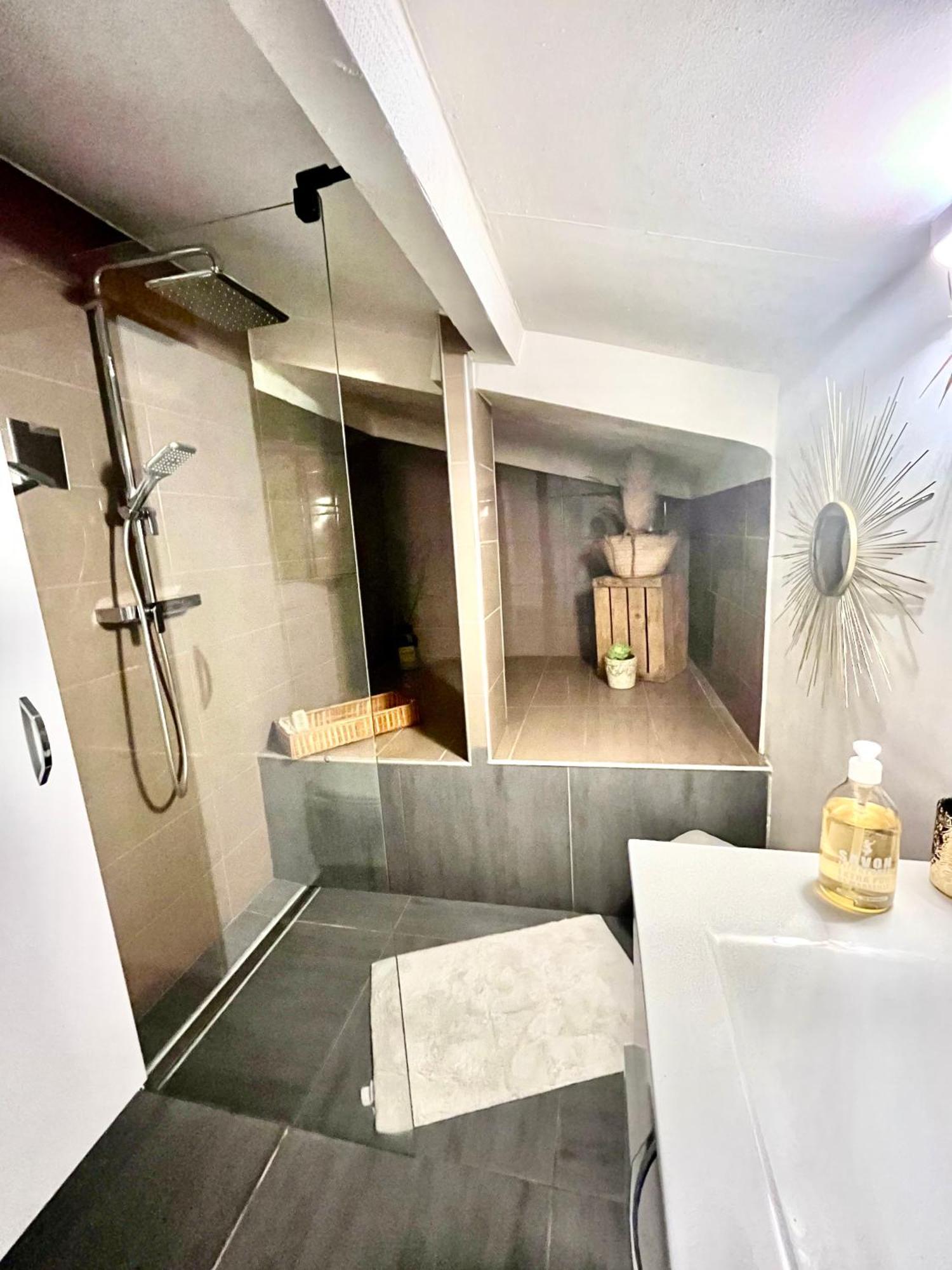 Loft Atypique Au Milieu Des Champs Apartment Tourrettes Exterior photo